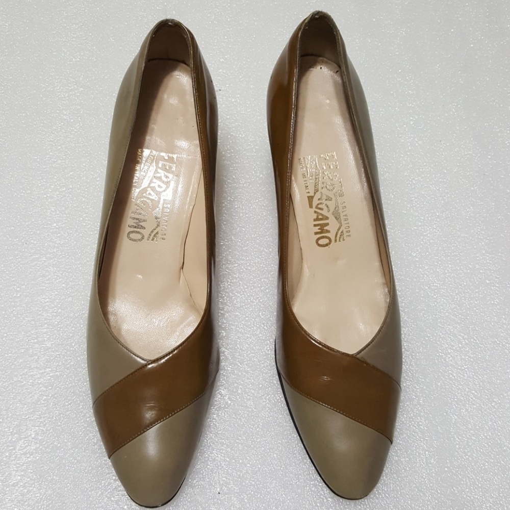 SALVATORE FERREGAMO womens  patent leather size10